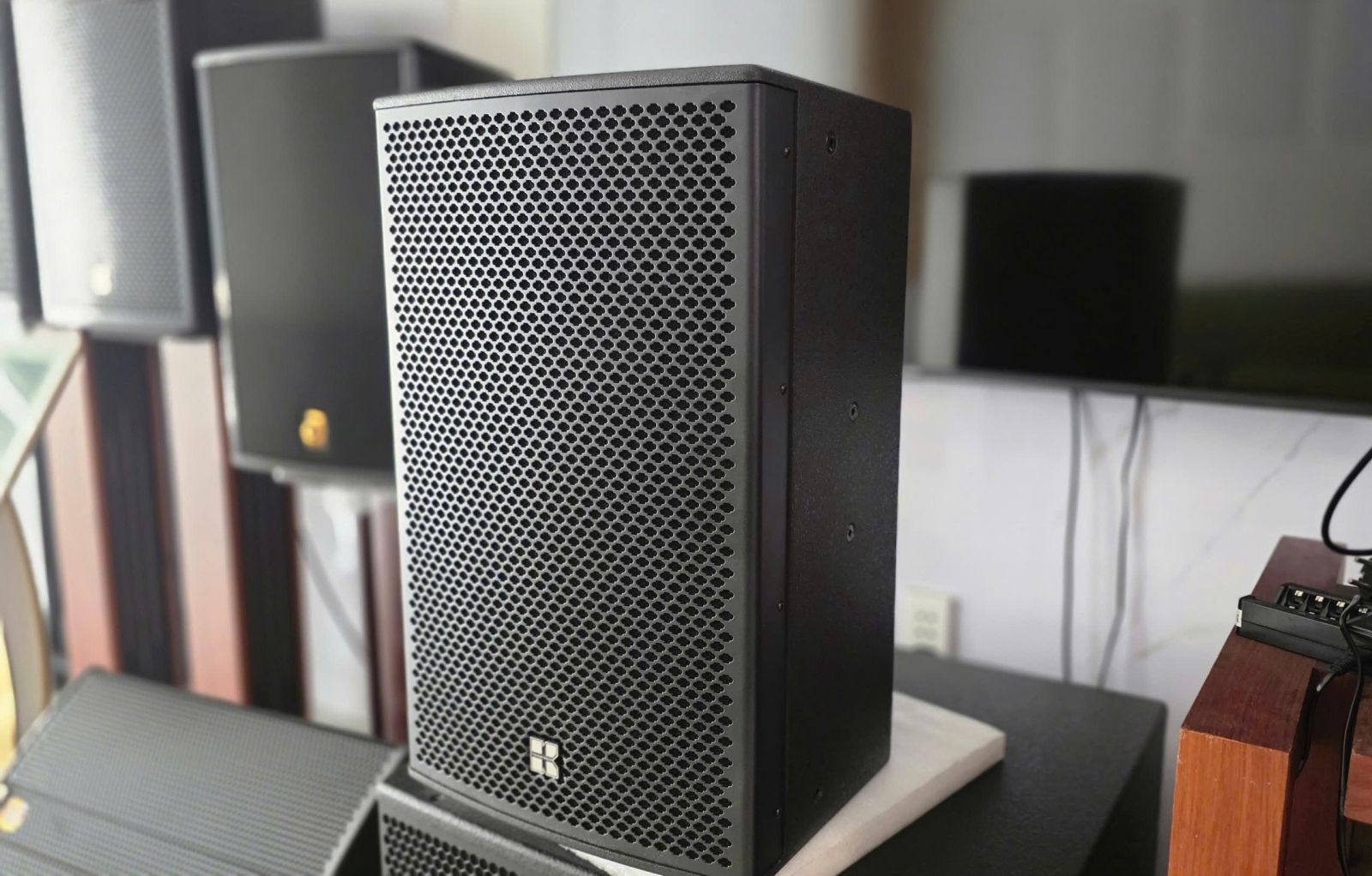 loa K-Treasure XS12 hoàn toàn mới